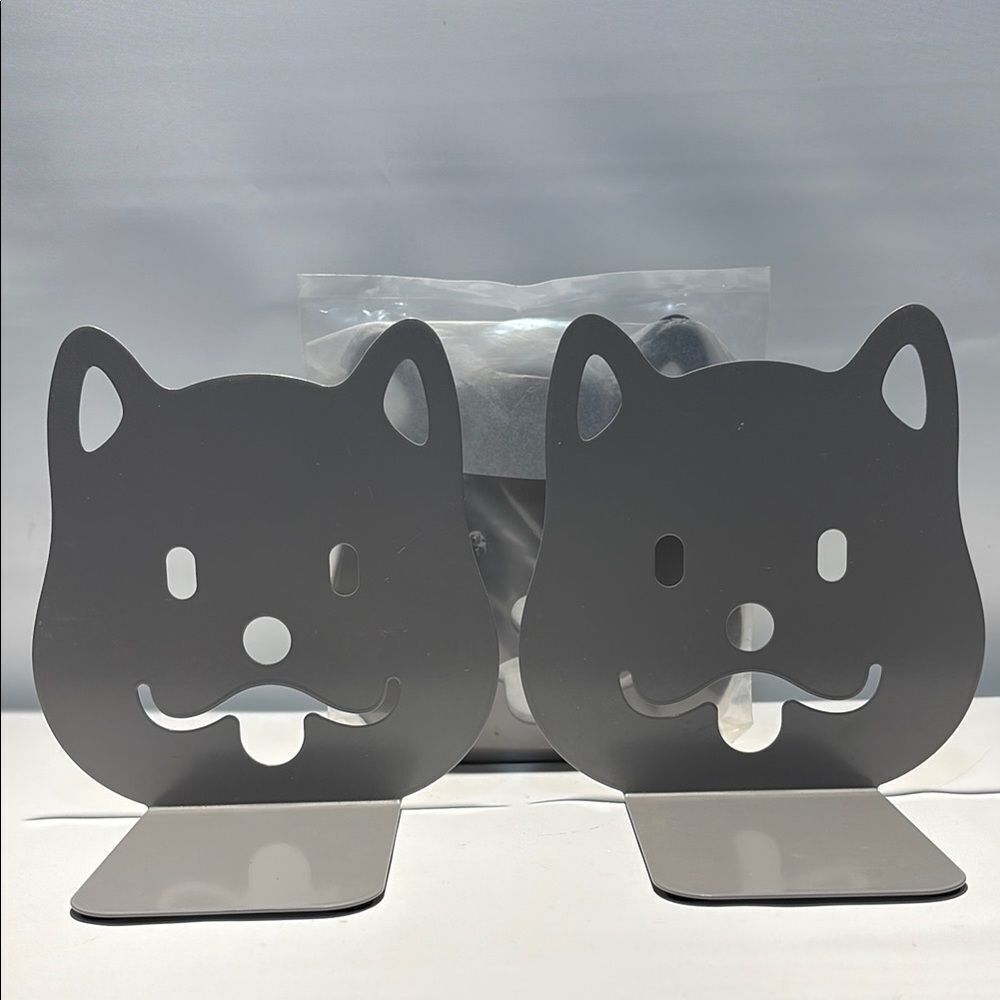 Gray dog-Shaped Bookends - Picture 3 of 5